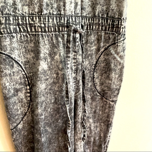 Acid wash retro feel black gray jumpsuit mock neck or halter style neck shape - Picture 3 of 4